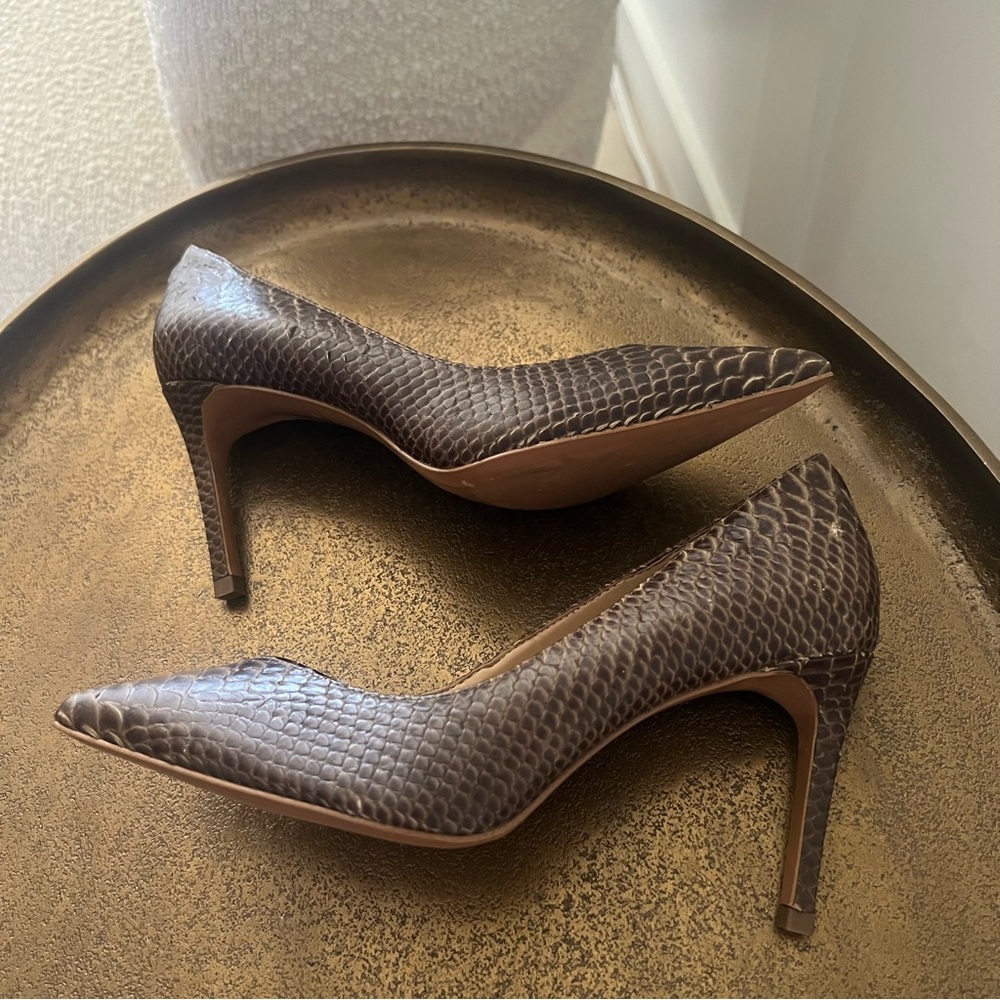 Banana Republic Size 6.5 Brown Leather Animal Print Pumps